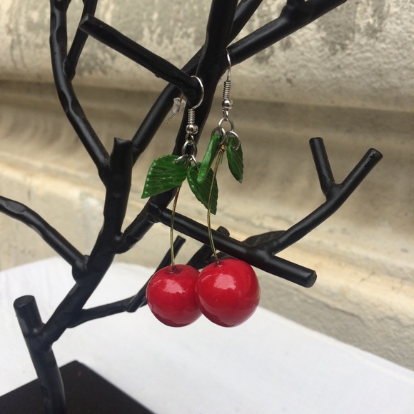 Retro Vtg style luscious dangling cherry earrings - Picture 6 of 6